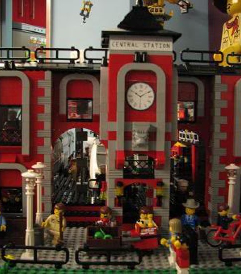 新雙層紅磚火車站 | Red Brick Two Storey Train Station